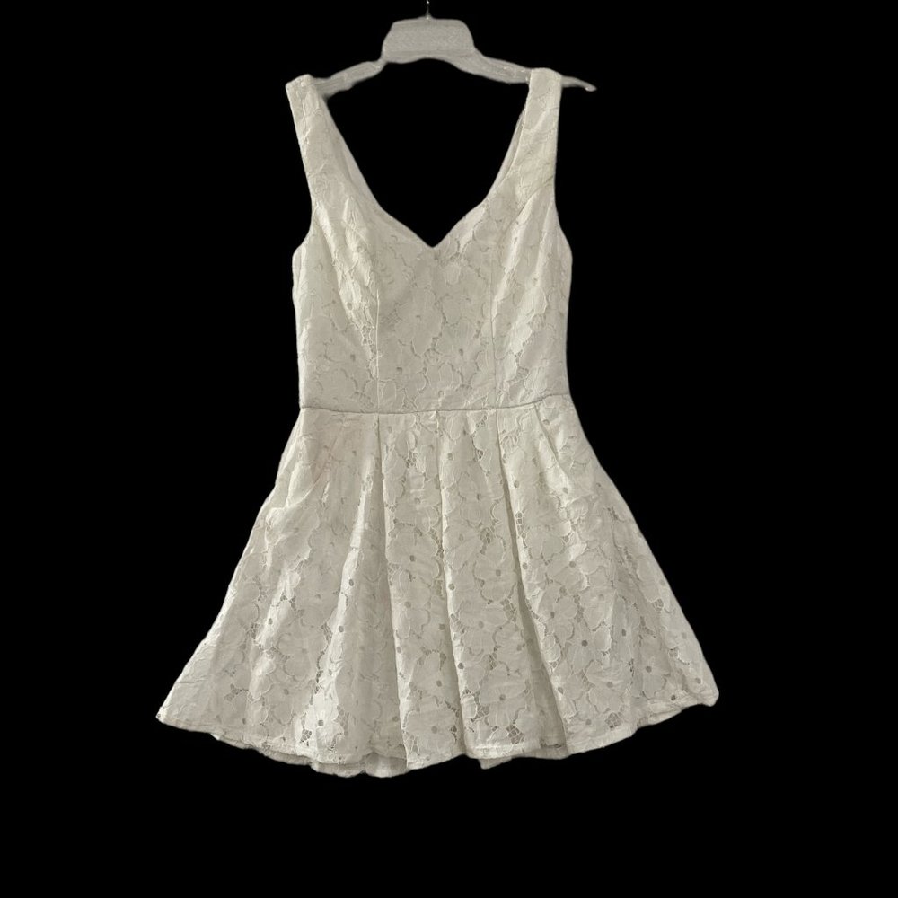 Trixxi Women's S White Sleeveless Lace Lined Fit Flare Skater Mini Dress V-Neck